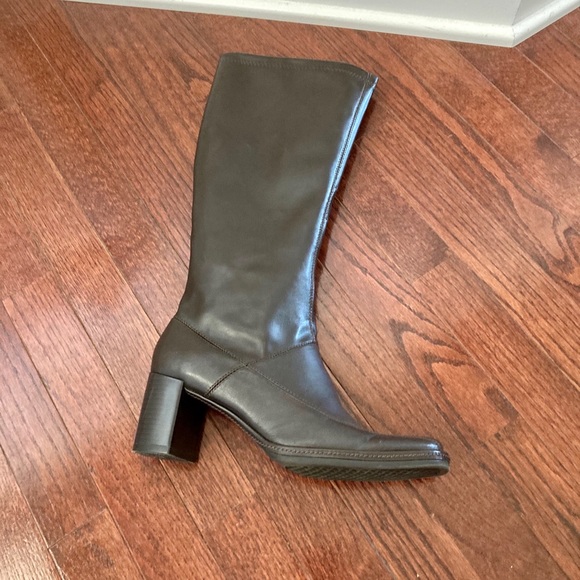 A2 tall dark brown boots - Picture 10 of 12